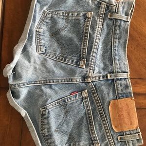 Vintage Levi’s 550 Cut Off Shorts
